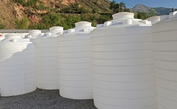 化工液体储存注意事项——选对PE礼县塑料桶避免安全隐患