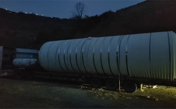 礼县圆桶运输途中