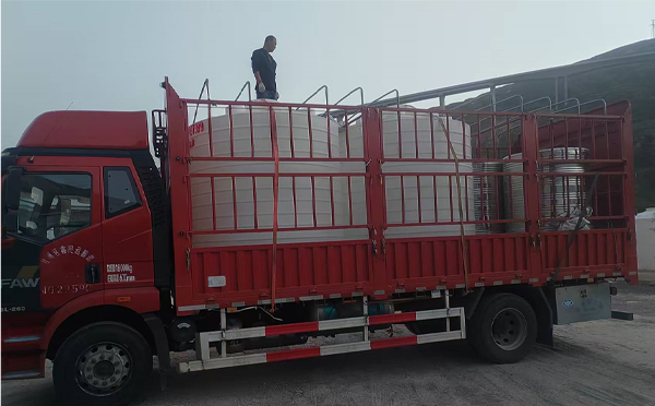 礼县立式运输桶安排发货现场